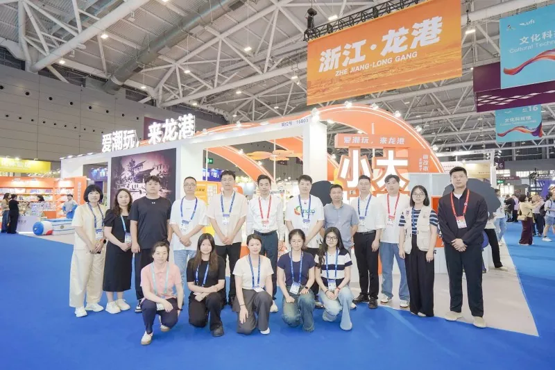 Qide Packaging visar upp innovativa 3D Groove Copybooks vid den 22:a Shenzhen ICIF, får stark internationell respons